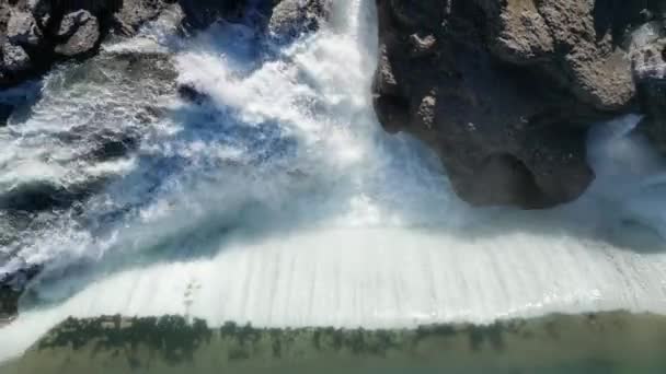 Podgorica Karadağ Yakınlarındaki Şelale Şelale Doğanın Bir Mucizesi Nehrin Aşağısındaki — Stok video