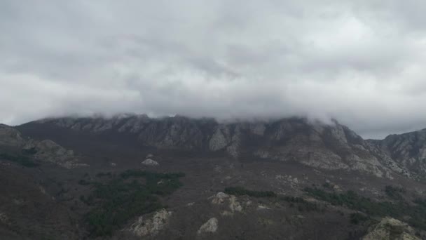 Μαυροβούνιο Χειμώνας Εξαιρετική Φωτογραφία Του Μαυροβουνίου Βαριά Σύννεφα Προσκολλημένα Στις — Αρχείο Βίντεο