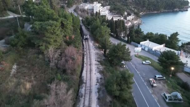 Treno Muove Lungo Ferrovia Montenegro Marzo 2024 — Video Stock