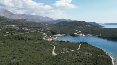 Adriyatik Denizi 'nin inanılmaz güzel kıyıları. Hırvatistan 2024.