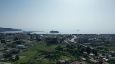 Karadağ limanından bir yolcu gemisinin kalkışı. 2023