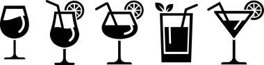 Alkolik Kokteyl ikonları hazır. Düz moda içecek vektörleri. Restoran ve menü tasarımı için bardakta en az yaz alkolü kokteyli. şeffaf arkaplanda içki işaretleri izole.