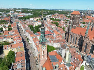 Polonya, Gdansk, Dluga Caddesi 'ndeki eski şehrin hava manzarası.