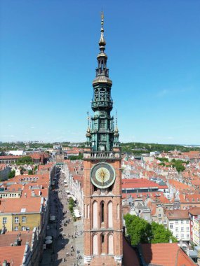 Polonya, Gdansk, Dluga Caddesi 'ndeki eski şehrin hava manzarası.