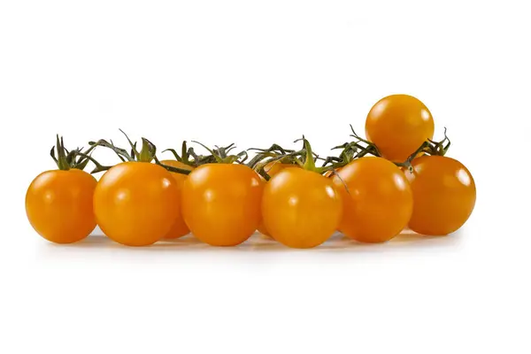 Tomates Cereja Amarelos Isolados Sobre Fundo Branco — Fotografia de Stock