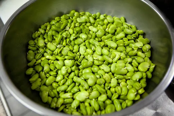 Green Broad Beans Vicia Faba Silver Pot Fresh Shelled Fava — Stock Photo, Image