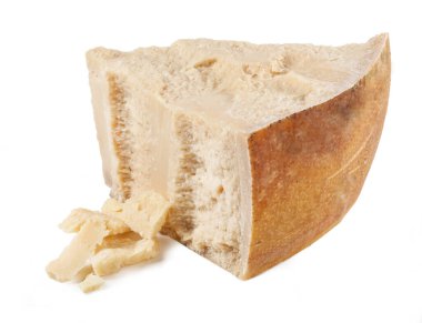 Beyaz arkaplanda yalıtılmış parmesan peyniri