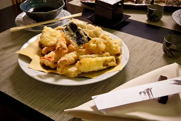 Tempura Japanese Food Restaurant Plate Vegetables Shrimps Fried Batter Chopsticks — Stock Photo, Image