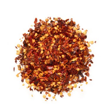 Kurutulmuş Kırmızı Biber Ezilmiş Kırmızı Biber Yığını Toplu Üst Görüş 'te Çiğ Sıcak Baharat, Yakın Çekim Macro Beyaz Arkaplanda İzole Edilmiş