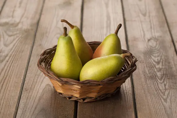 Pears Pera Coscia Basket Wood Table — Stock Photo, Image