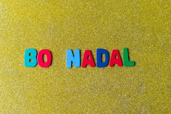 Galiçya dilinde Bo Nadal sözcüğünün olduğu renkli mektuplar.