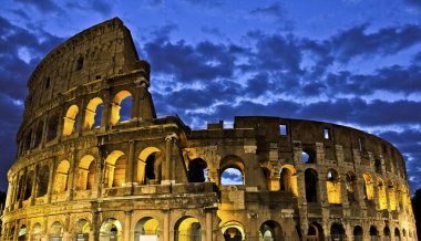 Kolezyum şafak vakti İtalya, Roma 'da.