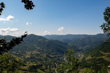 Kafkas dağlarının güzel manzarası