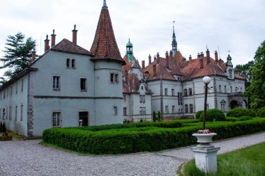 Eski şatonun güzel manzarası