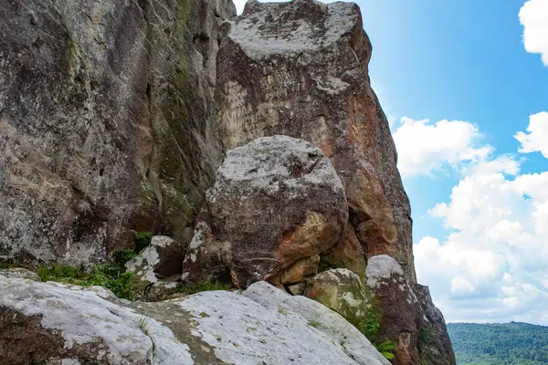 Dağların güzel manzarası