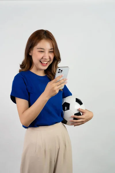 Feliz Asiática Futebol Feminino Enviando Apoio Para Equipe Favorita Com — Fotografia de Stock
