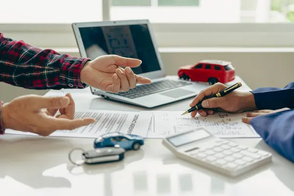 Car Loan Calculator Explain Detail Customers Terms Conditions Distributor Office — Stock Photo, Image