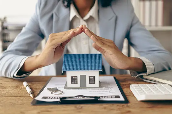 Schutz Zum Anfassen Bei Hypothekendarlehen Für Kleine Häuser Immobilienmanagement Investitions — Stockfoto