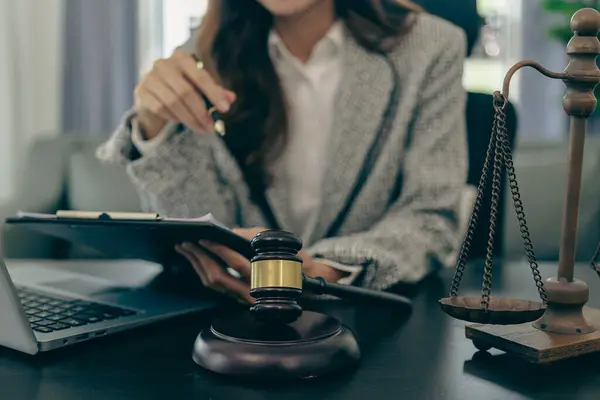 Online Consultant Laptop Asian Office Special Female Lawyer Online Legal — Stock Photo, Image