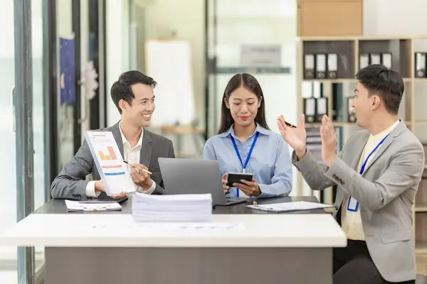 Asian Business Team Having Financial Meeting Documents Office Having Casual — Stock Photo, Image