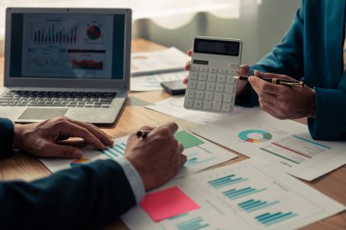 Veri analizi pazarlama stratejileri veya şirketin yakın vadeli büyümesini planlayan iş geliştirme liderlerinin istatistikleri.