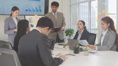 Mali analiz raporları ofis finans, muhasebe, bankacılık, iş takımı yaratıcı Asya iş konferansı ekibi