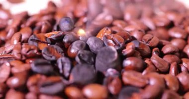 Kahve çekirdekleri ve fasulyeler