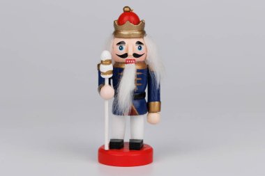 Geleneksel ahşap fındıkkıran, orijinal saçlarıyla, Noel 'in sembolik bir sembolüdür, festival gösterileri için mükemmeldir.