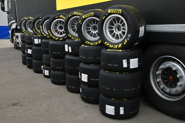 Scarperia Italia Octubre 2022 Neumáticos Pirelli Amarillos Montados Sobre Ruedas — Foto de Stock