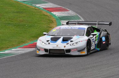 Mugello Pisti, İtalya 21 Ekim 2022: Lamborghini Huracn GT3 Ağustos ayında Imperiale Sport Car S takımı tarafından kullanıldı.