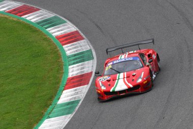 Mugello Circuit, İtalya - 21 Ekim 2022: Ferrari GT3 Evo Han Huilin-Gai takımı AF Corse tarafından sürülüyor.