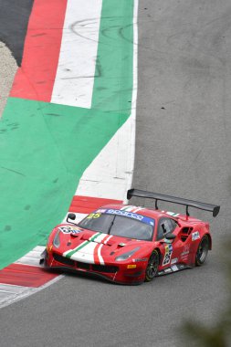 Mugello Circuit, İtalya - 21 Ekim 2022: Ferrari GT3 Evo Han Huilin-Gai takımı AF Corse tarafından sürülüyor.