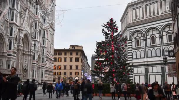 Florencja Grudzień 2019 Turyści Idą Zakupy Piazza Del Duomo Florencji — Wideo stockowe