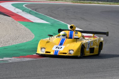 Scarperia, 2 Nisan 2023: Osella PA5 yıl 1977 Mugello Classic 2023 tarihinde İtalya 'daki Mugello Pisti' nde eylem halindeydi..