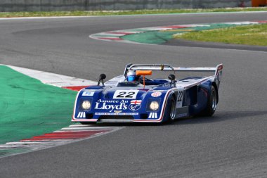 Scarperia, 2 Nisan 2023: # 22 Chevron B31 yıl 1975 Mugello Classic 2023 tarihinde İtalya 'daki Mugello Pisti' nde görev yaptı..