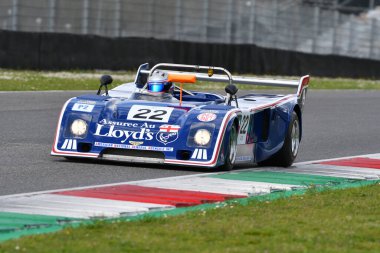 Scarperia, 2 Nisan 2023: # 22 Chevron B31 yıl 1975 Mugello Classic 2023 tarihinde İtalya 'daki Mugello Pisti' nde görev yaptı..