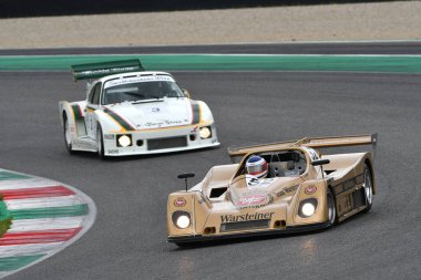 Scarperia, 2 Nisan 2023: TOJ SC304 1976 Mugello Classic 2023 'te İtalya Mugello Pisti' nde.