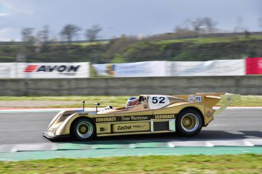 Scarperia, 2 Nisan 2023: TOJ SC304 1976 Mugello Classic 2023 'te İtalya Mugello Pisti' nde.