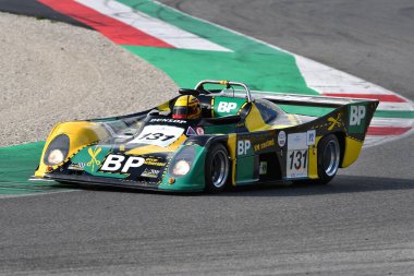 Scarperia, 2 Nisan 2023: TOJ SC 206 yıl 1977 Mugello Classic 2023 tarihinde İtalya 'daki Mugello Pisti' nde görev yaptı..