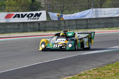 Scarperia, 2 Nisan 2023: TOJ SC 206 yıl 1977 Mugello Classic 2023 tarihinde İtalya 'daki Mugello Pisti' nde görev yaptı..