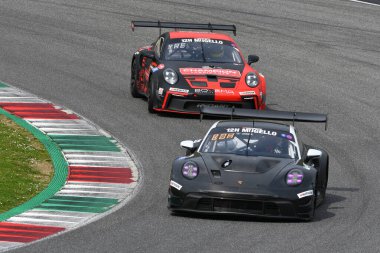Scarperia, 23 Mart 2023: Porsche 911 GT3 R 991 II Herberth Motorsport takımı Ralf Bohn-Daniel Allemann-Robert Renauer-Alfred Renauer tarafından sürülüyor.