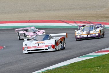Scarperia, 2 Nisan 2023: Spice SE90C yıl 1990 Mugello Classic 2023 tarihinde İtalya 'daki Mugello Pisti' nde faaliyet gösterdi.
