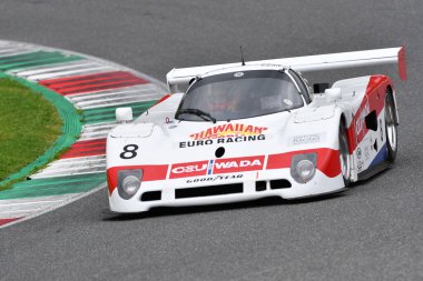 Scarperia, 2 Nisan 2023: Spice SE90C yıl 1990 Mugello Classic 2023 tarihinde İtalya 'daki Mugello Pisti' nde faaliyet gösterdi.