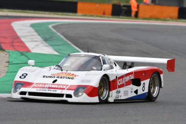 Scarperia, 2 Nisan 2023: Spice SE90C yıl 1990 Mugello Classic 2023 tarihinde İtalya 'daki Mugello Pisti' nde faaliyet gösterdi.