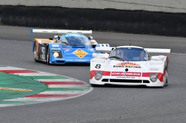 Scarperia, 2 Nisan 2023: Spice SE90C yıl 1990 Mugello Classic 2023 tarihinde İtalya 'daki Mugello Pisti' nde faaliyet gösterdi.