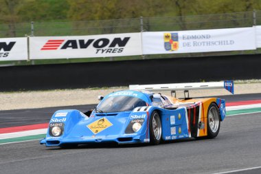 Scarperia, 2 Nisan 2023: Porsche 962 C yılı 1990 Mugello Classic 2023 yılında İtalya 'daki Mugello Pisti' nde.
