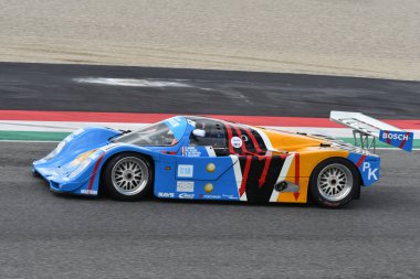Scarperia, 2 Nisan 2023: Porsche 962 C yılı 1990 Mugello Classic 2023 yılında İtalya 'daki Mugello Pisti' nde.