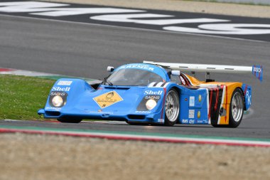 Scarperia, 2 Nisan 2023: Porsche 962 C yılı 1990 Mugello Classic 2023 yılında İtalya 'daki Mugello Pisti' nde.