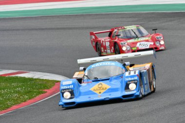 Scarperia, 2 Nisan 2023: Porsche 962 C yılı 1990 Mugello Classic 2023 yılında İtalya 'daki Mugello Pisti' nde.