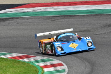 Scarperia, 2 Nisan 2023: Porsche 962 C yılı 1990 Mugello Classic 2023 yılında İtalya 'daki Mugello Pisti' nde.